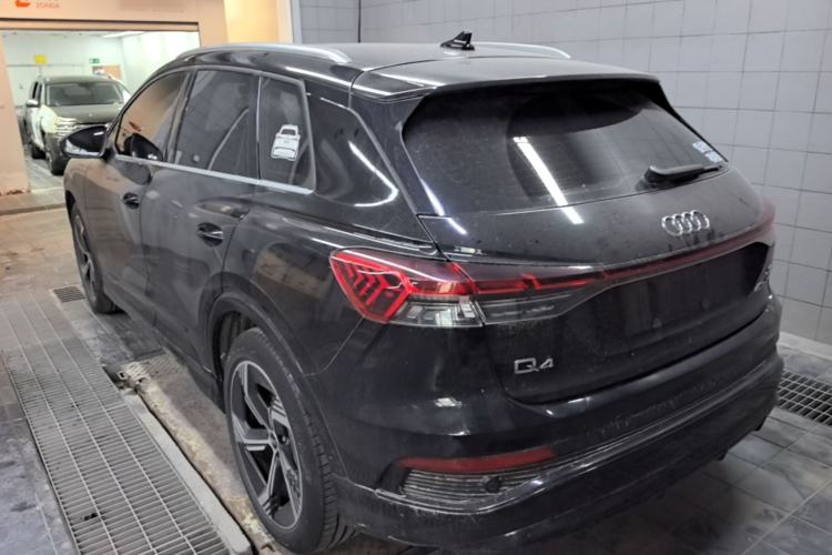 Audi Q4 e-tron 2024 — 4