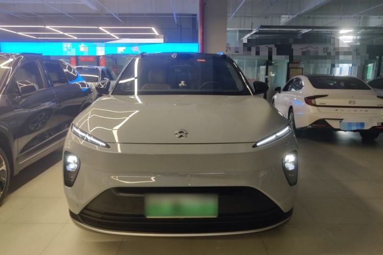 NIO ES8 2024 — 2