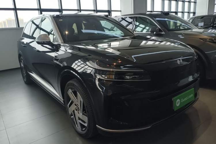 Onvo L90 2025 — 3