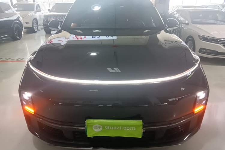 Li Auto L8 2023 — 2