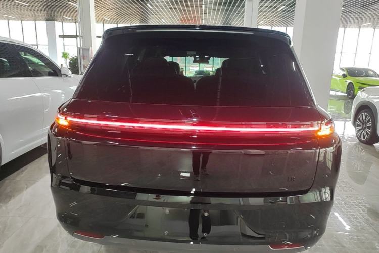 Li Auto L8 2023 — 5