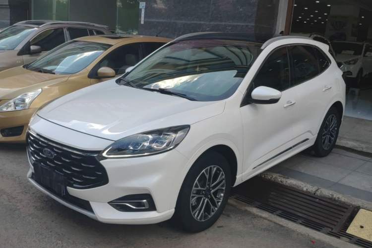 Ford Escape 2020 — фото 1