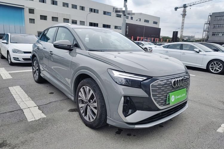 Audi Q4 e-tron 2023 — фото 3