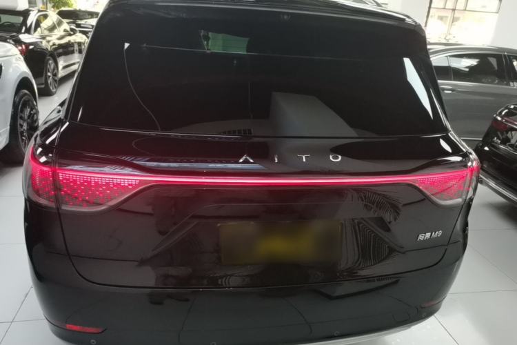 AITO M9 2024 — 5