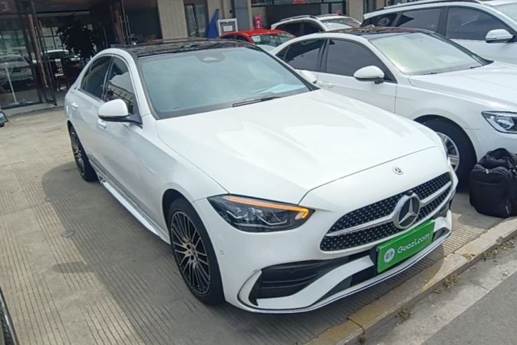 Mercedes-Benz C 260 L 2024 — 3