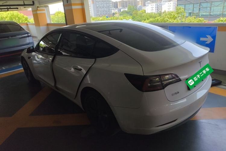 Tesla Model 3 2022 — 4