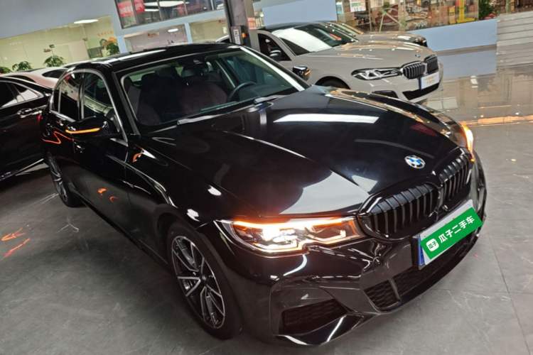 BMW 325Li 2022 — 3