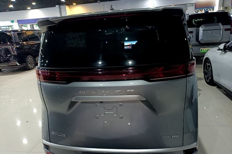 Denza D9 2022 — 5