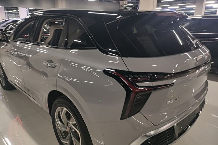 Hongqi HS3 2023 — 4