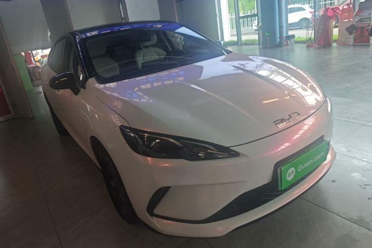 BYD Seal 05 DM-i 2025 — фото 3