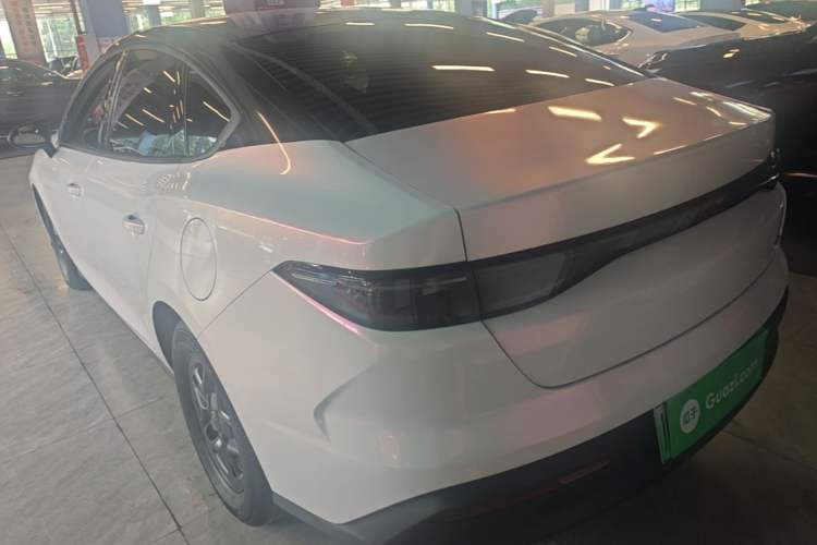 BYD Seal 05 DM-i 2025 — фото 4