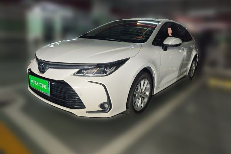 Toyota Corolla 2021 — фото 1