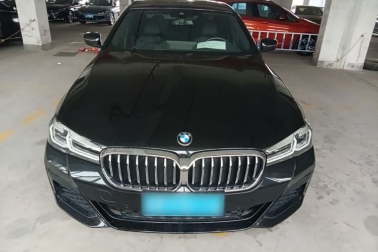 BMW 525i 2021 — 2