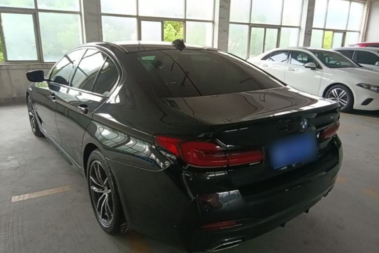 BMW 525i 2021 — 4
