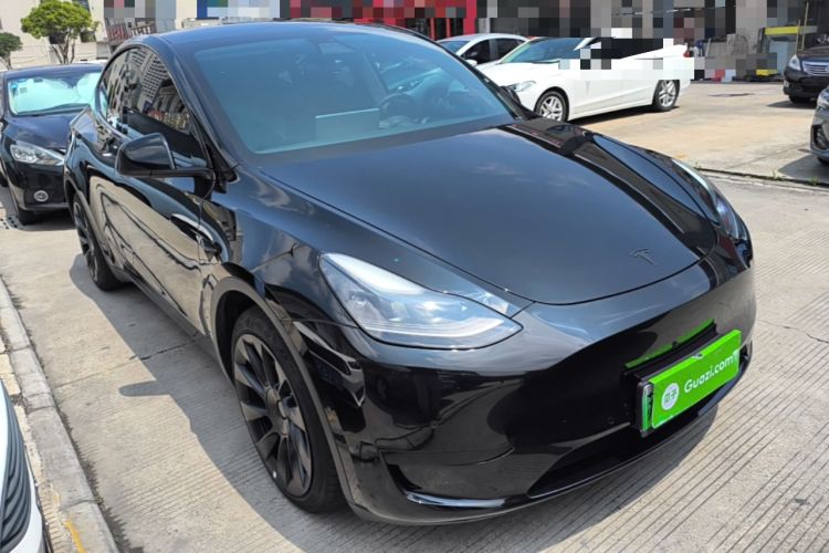 Tesla Model Y 2022 — 3