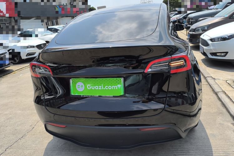 Tesla Model Y 2022 — 5