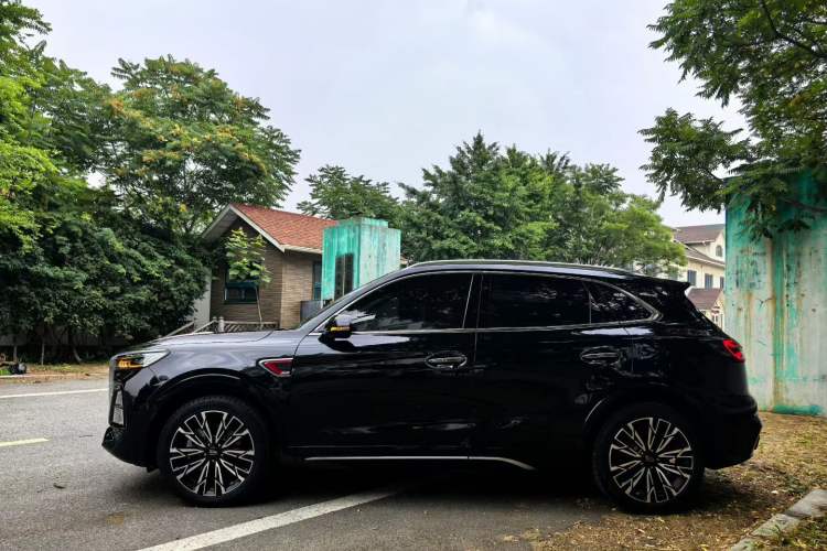 Hongqi HS5 2023 — 3