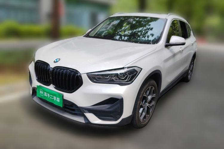 BMW X1 2022 — фото 1