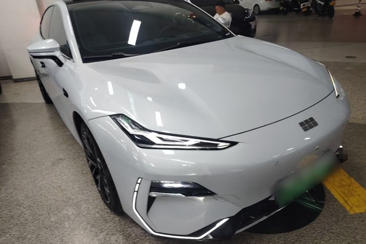 Geely Galaxy E8 2025 — 3