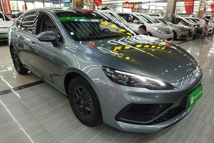BYD Seal 05 DM-i 2025 — фото 3