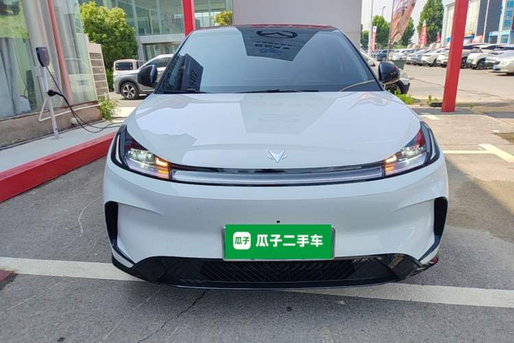 Arcfox T1 2025 — 2