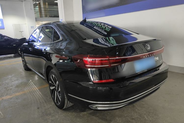 Volkswagen Passat 2023 — фото 4