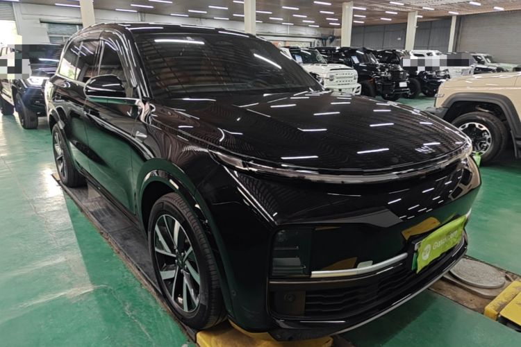 Li Auto L8 2023 — 3