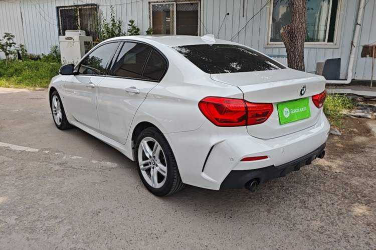 BMW 120i 2021 — фото 4
