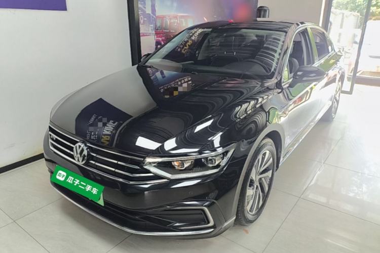 Volkswagen magotan gte plug in hybrid 2020 — фото 1