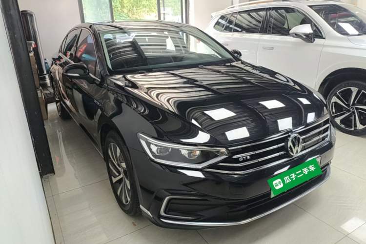 Volkswagen magotan gte plug in hybrid 2020 — фото 3