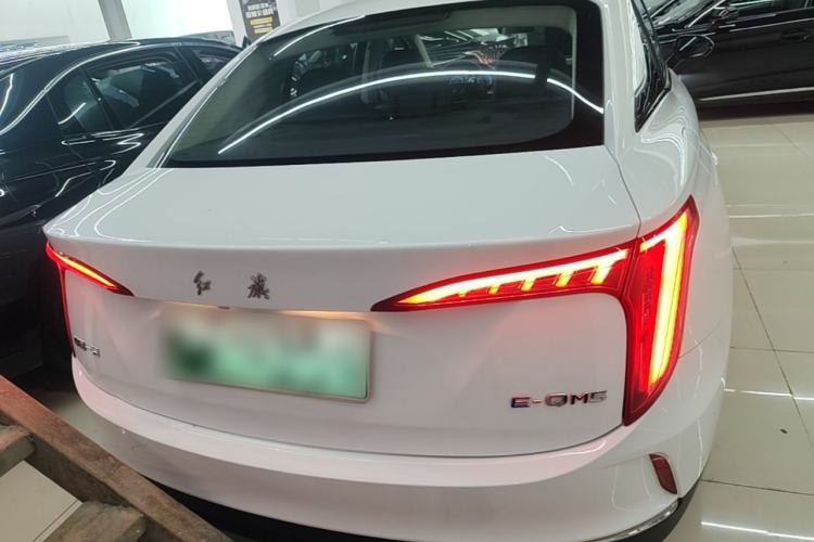 Hongqi E-QM5 2023 — 5