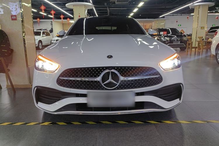 Mercedes-Benz C 260 L 2023 — 2