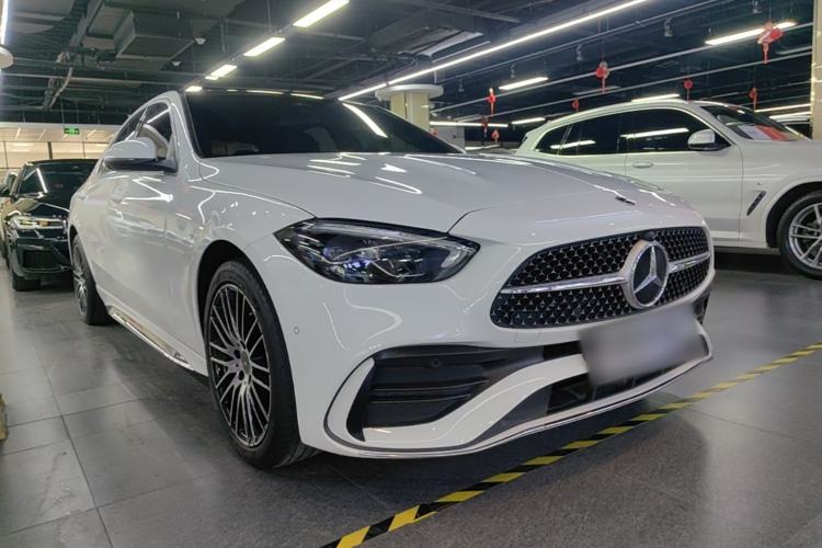Mercedes-Benz C 260 L 2023 — 3
