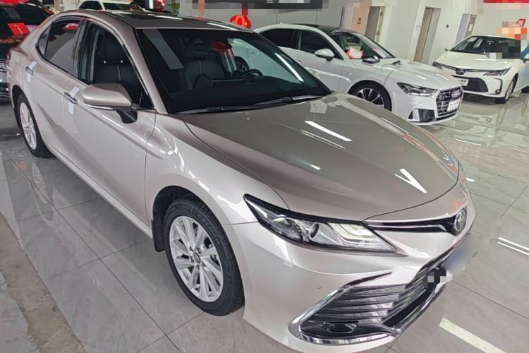 Toyota Camry 2021 — 3