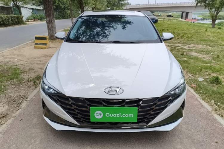 Hyundai Elantra 2022 — 2