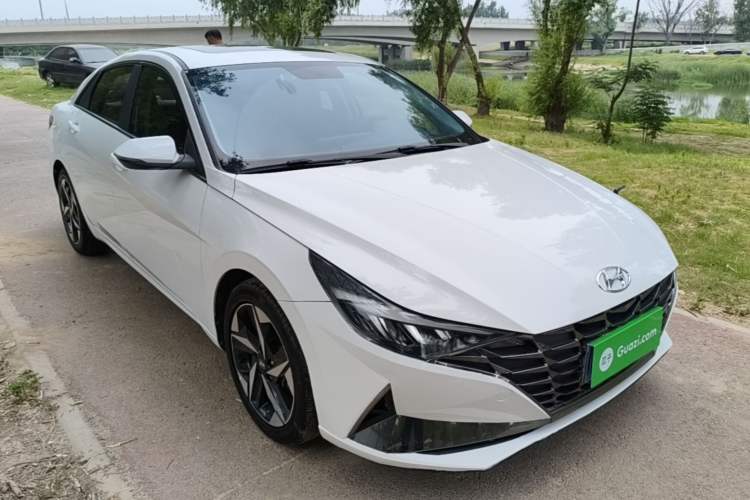 Hyundai Elantra 2022 — 3