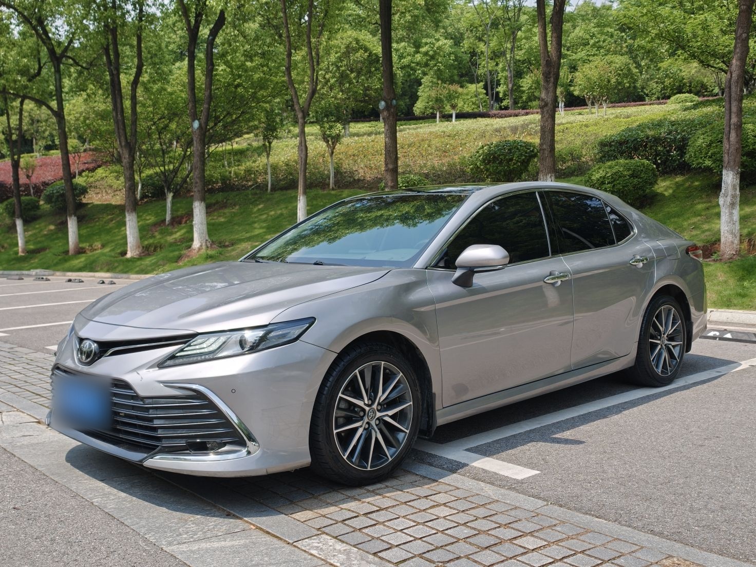 Toyota Camry 2021 — фото 1