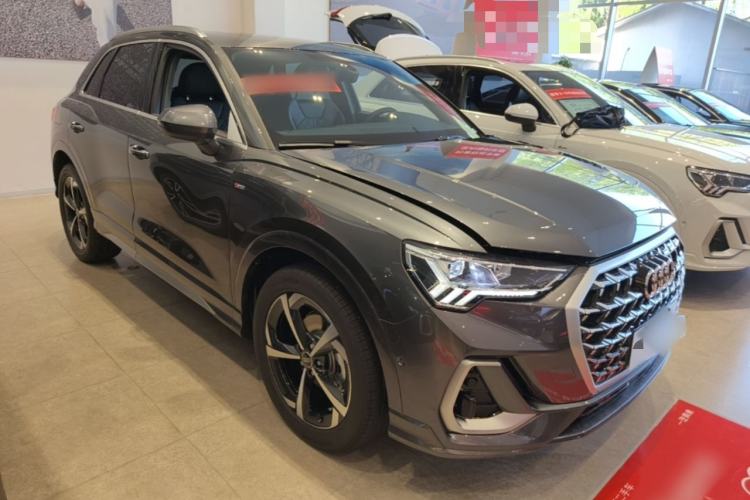 Audi Q3 2026 — 3