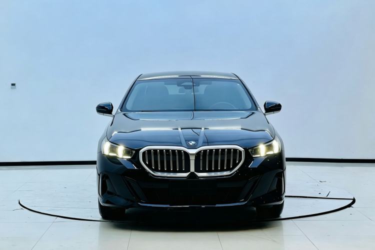 BMW 525Li 2025 — 2