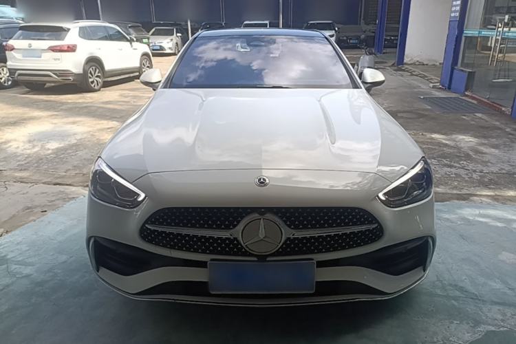 Mercedes-Benz C 260 L 2024 — 2