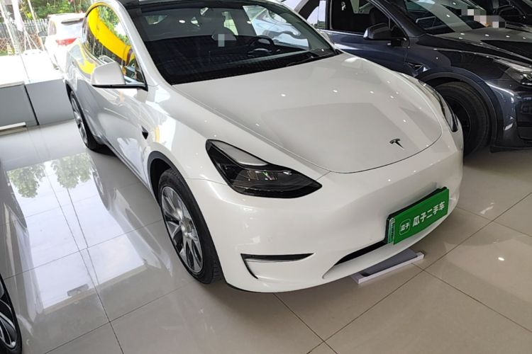 Tesla Model Y 2021 — 3