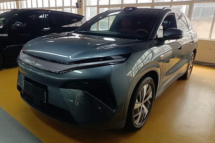 BYD tang l 2025 — фото 1