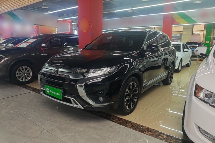 Mitsubishi outlander 2020 — фото 1