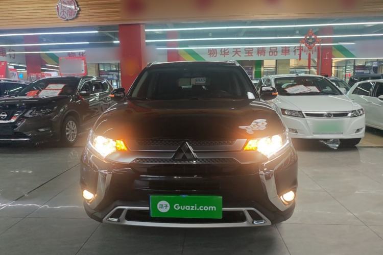 Mitsubishi outlander 2020 — фото 2