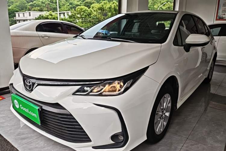 Toyota Corolla 2022 — фото 1