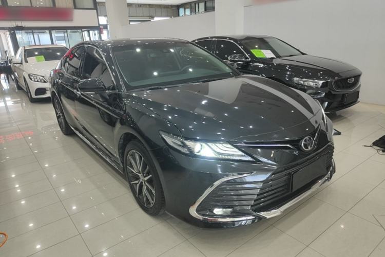Toyota Camry 2023 — 3