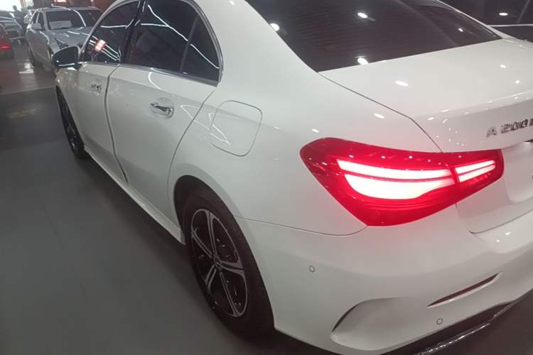 Mercedes-Benz A 200 L 2025 — фото 4