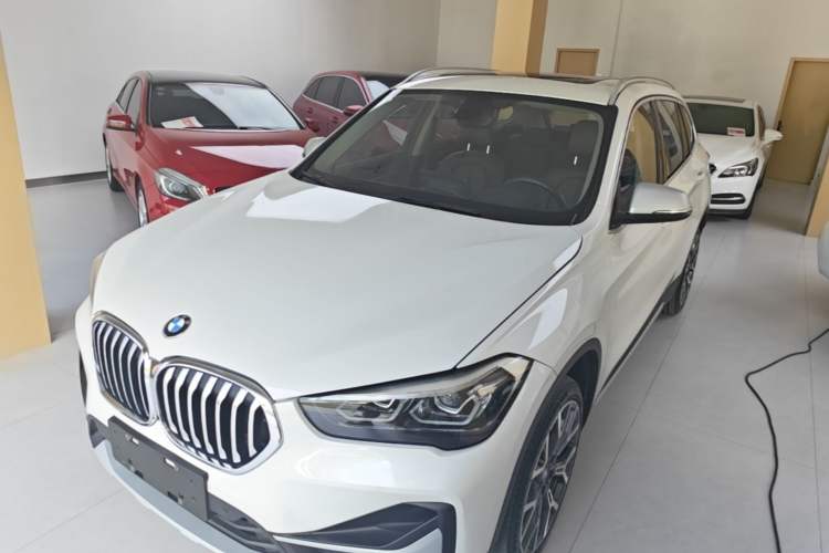 BMW X1 2021 — фото 1