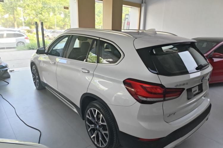 BMW X1 2021 — фото 4