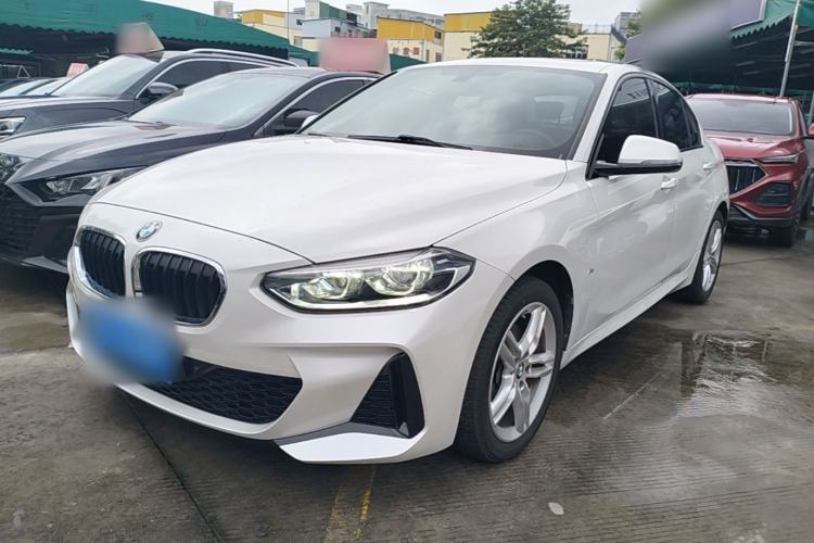 BMW 120i 2020 — фото 1